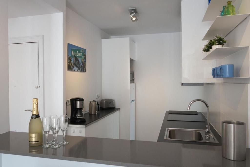 Warm Sands Apartment By Hello Homes シッチェス エクステリア 写真